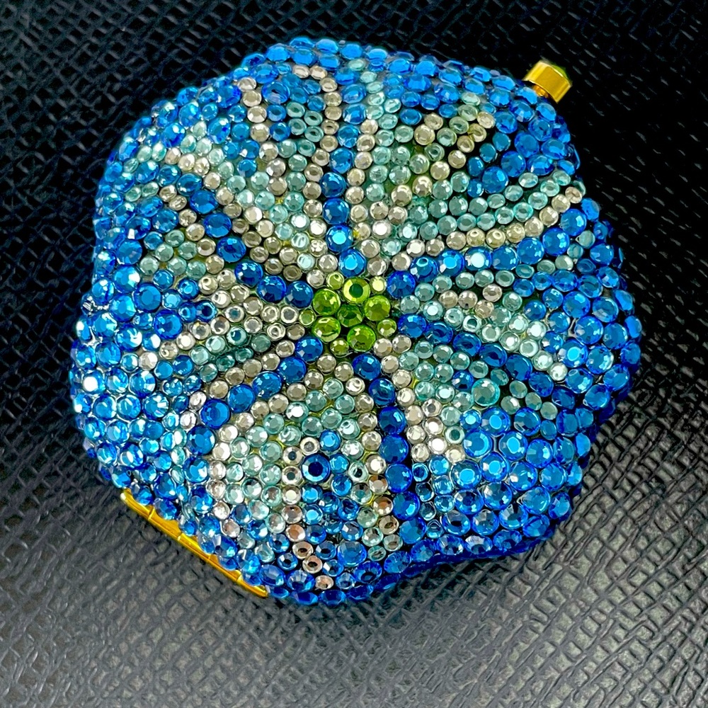 COLLECTIBLE 2004 Estee Lauder Swarovski Lucidity compact - Never used